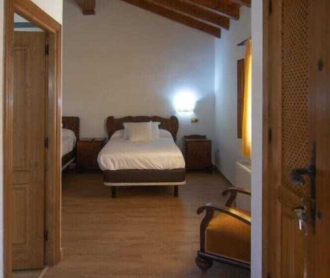 חדר סטנדרט לשלושה, Hospedium Hotel Rural Abadía De Yuste
