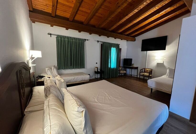 חדר משפחתי, Hospedium Hotel Rural Abadía De Yuste