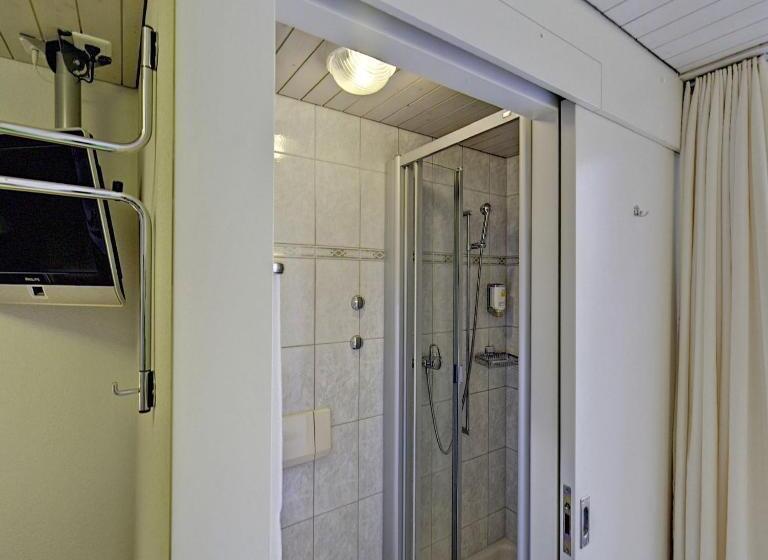 غرفة قياسية فردية, Sporting