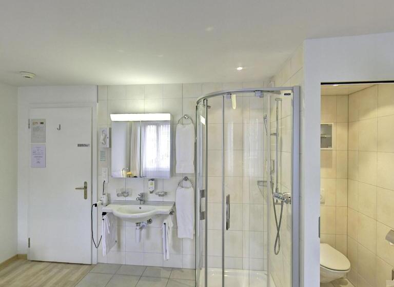 غرفة قياسية, Sporting