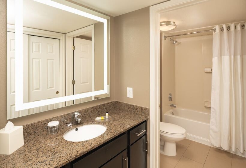 מיטת קינג בסוויטה, Staybridge Suites Denver Tech Center, An Ihg