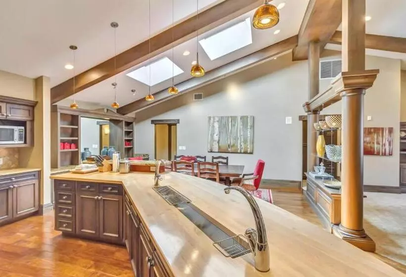 1 Bedroom Penthouse Apartment, The Chateaux Deer Valley