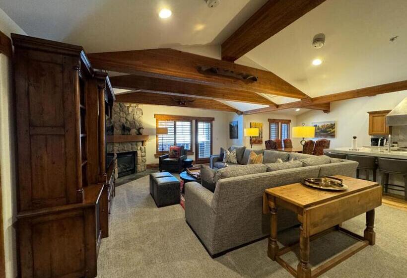 标准间, The Chateaux Deer Valley