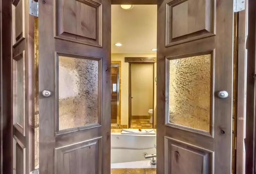 1 Bedroom Penthouse Apartment, The Chateaux Deer Valley