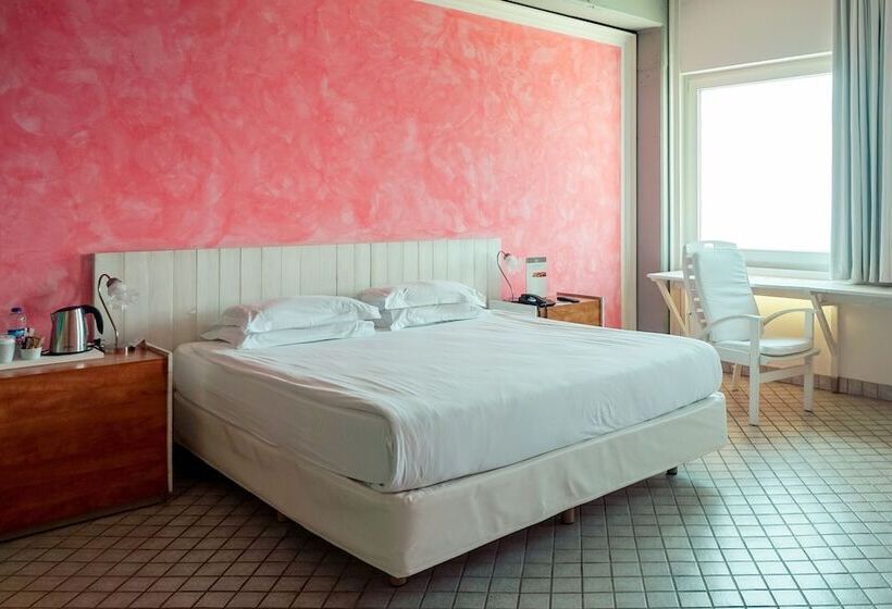 اتاق خانوادگی, The Marmara Antalya