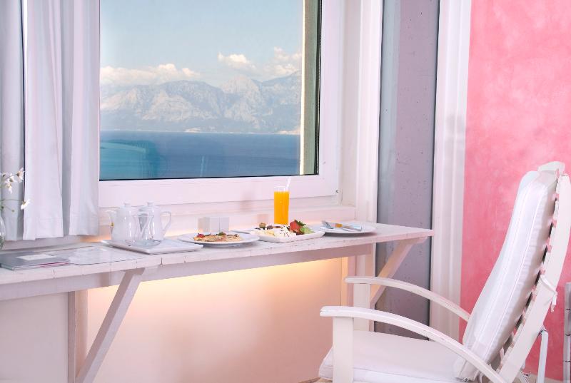 اتاق استاندارد با چشمانداز دریا, The Marmara Antalya