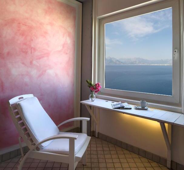 اتاق استاندارد با چشمانداز دریا, The Marmara Antalya
