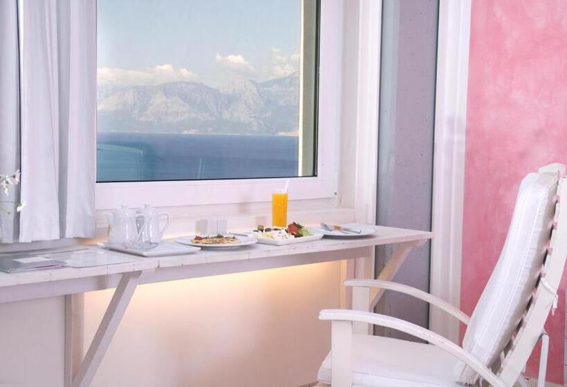 اتاق استاندارد با چشمانداز دریا, The Marmara Antalya