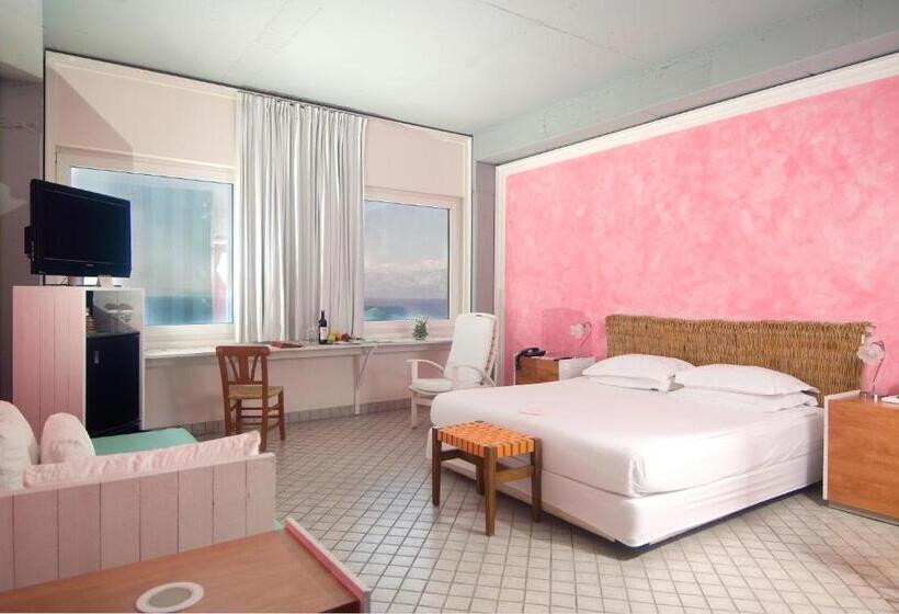 Standard Triple Room Sea View, The Marmara Antalya