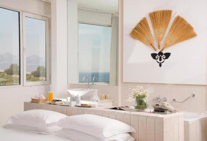 اتاق لوکس سه تخته, The Marmara Antalya