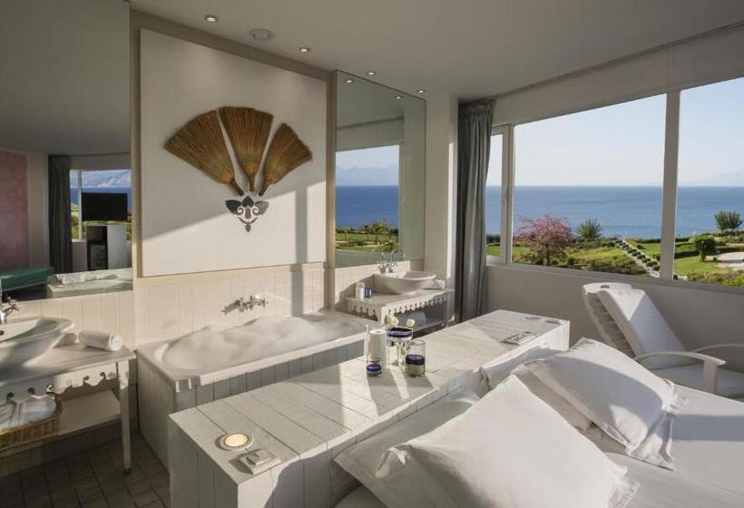 اتاق لوکس سه تخته, The Marmara Antalya