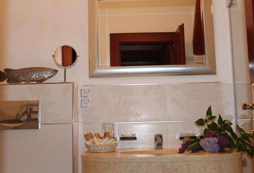 غرفة تنفيذية, Romantic Hotel Mlýn Karlstejn