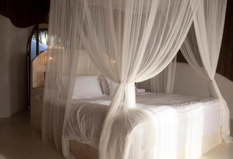 Семейный Номер, 81 Palms Resort