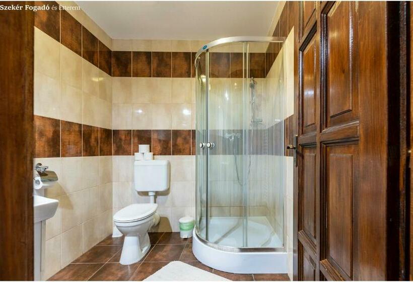 スタンダードルーム, Szekér Fogadó