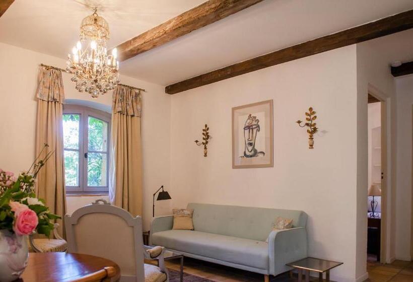 דירת חדר סופריור, Château Hermitage De Combas