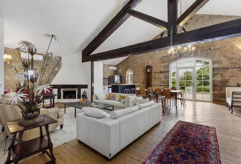 בית, 4 חדרי שינה, Château Hermitage De Combas