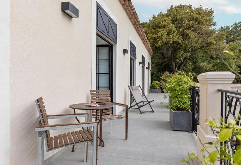 דירת חדר, Château Hermitage De Combas