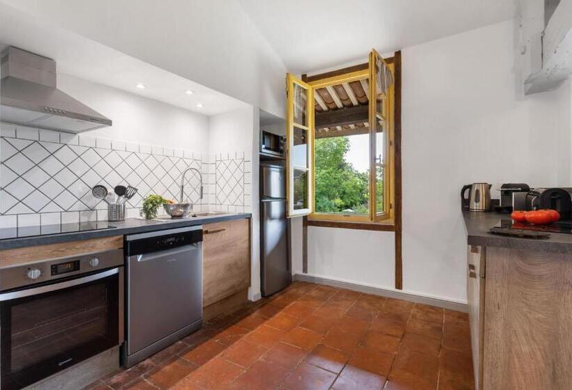 דירת חדר סופריור, Château Hermitage De Combas