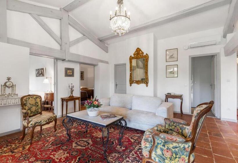 דירת חדר סופריור, Château Hermitage De Combas