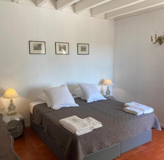 דירת חדר סופריור, Château Hermitage De Combas