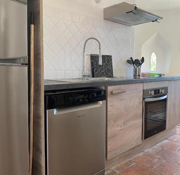 דירת חדר סופריור, Château Hermitage De Combas