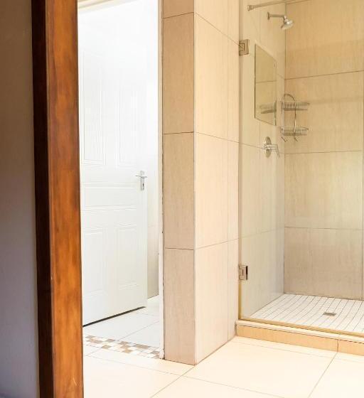 חדר סופריור עם מיטת קינג, Kathu Gamagara Lodge