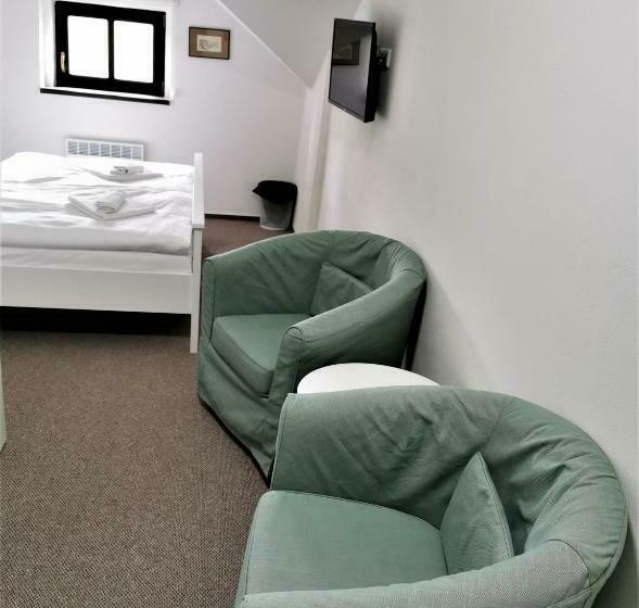 חדר אקונומי, švýcarský Dům