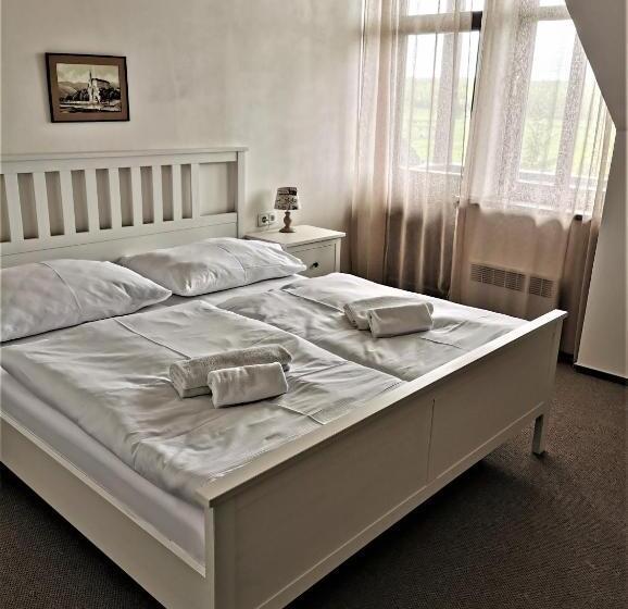 דירה בת חדר שינה 1 עם מרפסת, švýcarský Dům