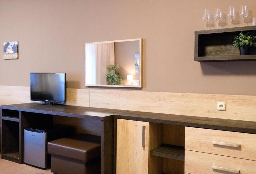 غرفة قياسية رباعية, Vinařství U Kapličky