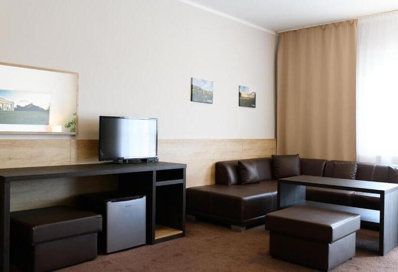 غرفة قياسية رباعية, Vinařství U Kapličky