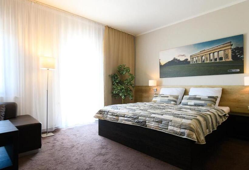 غرفة قياسية رباعية, Vinařství U Kapličky