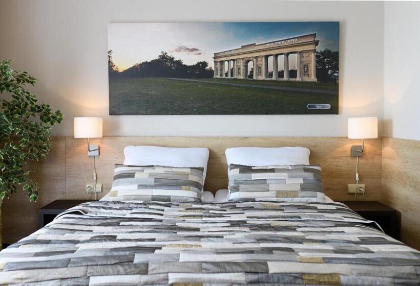 غرفة قياسية رباعية, Vinařství U Kapličky