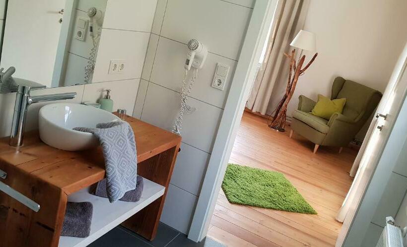 غرفة قياسية, Schlosstaverne Lunz