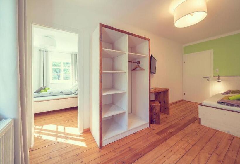 غرفة قياسية ثلاثية, Schlosstaverne Lunz