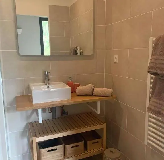 庭の見える1ベッドルームアパートメント, Domaine De Sévanes