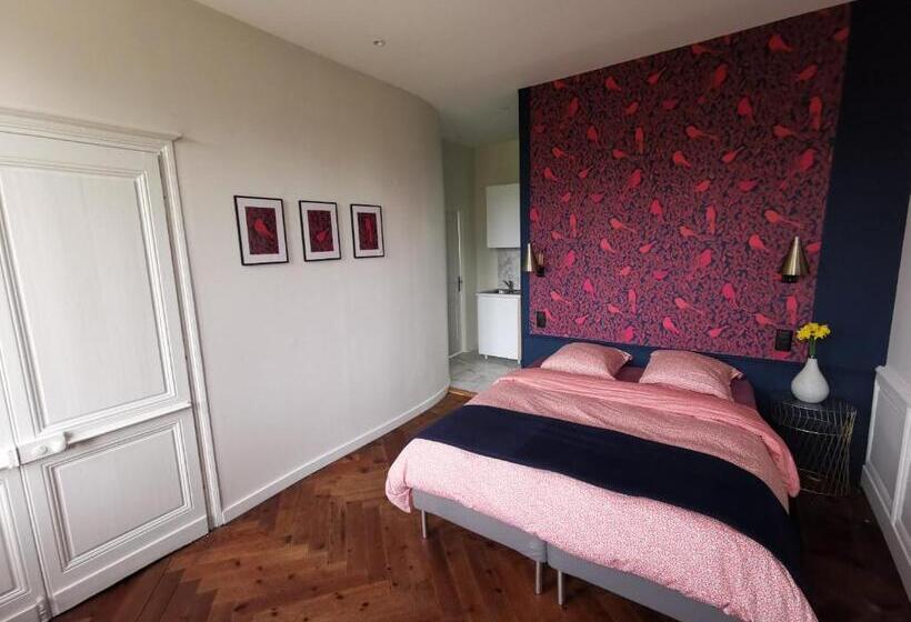 חדר סטנדרט נוף לגינה, Manoir Des Carreaux Chambres D'hôtes