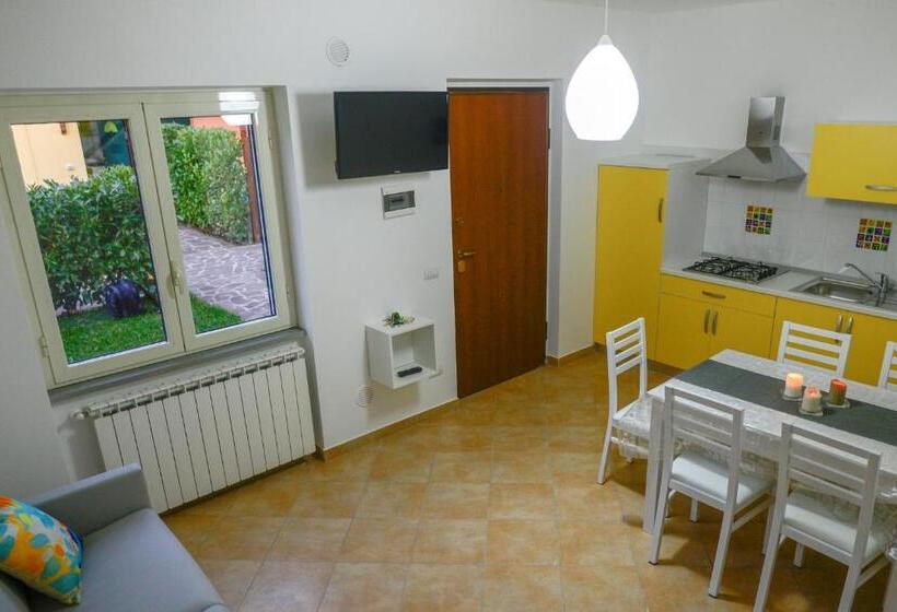 ドゥプレックスルーム, Esilom Apart