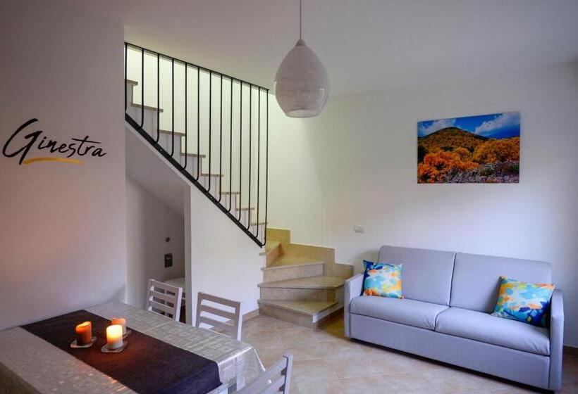 ドゥプレックスルーム, Esilom Apart