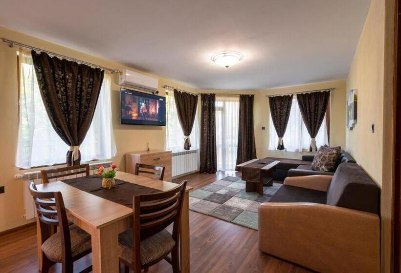 Студио Стандарт с Балконом, Family Hotel Preslav