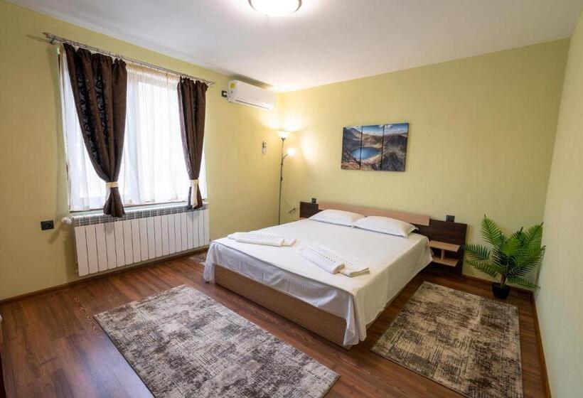 バルコニー付きスタンダードステューディオ, Family Hotel Preslav