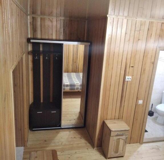 클래식 4인 룸, Lisnyi