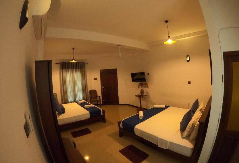 デラックスルーム, Mount Seven Holiday Inn