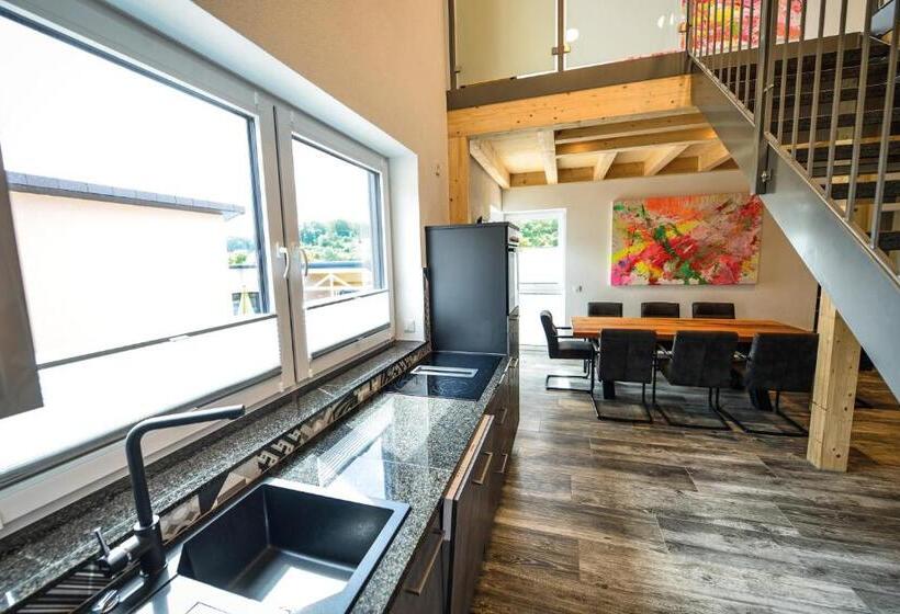 נוף לבריכה, Fba Village