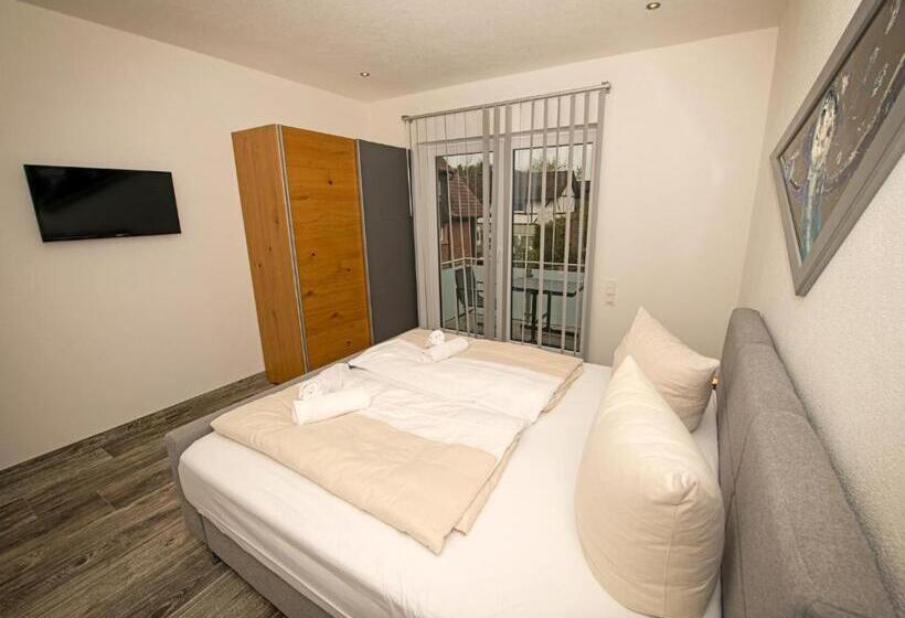 סוויטת ג'וניור עם מרפסת, Fba Village