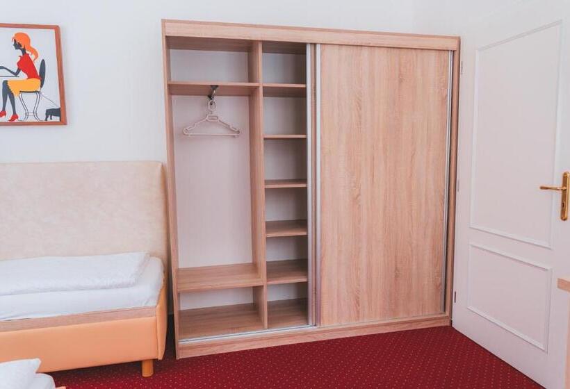 带2个卧室的套房, Kavárna A Penzion Reichl