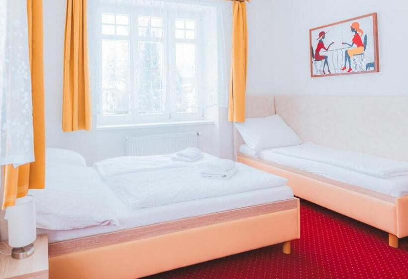 带2个卧室的套房, Kavárna A Penzion Reichl