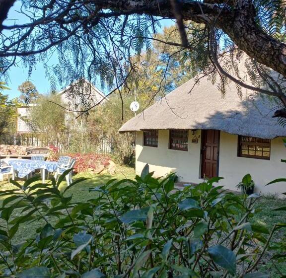 דירת שני חדרים, Brentwood Lodge