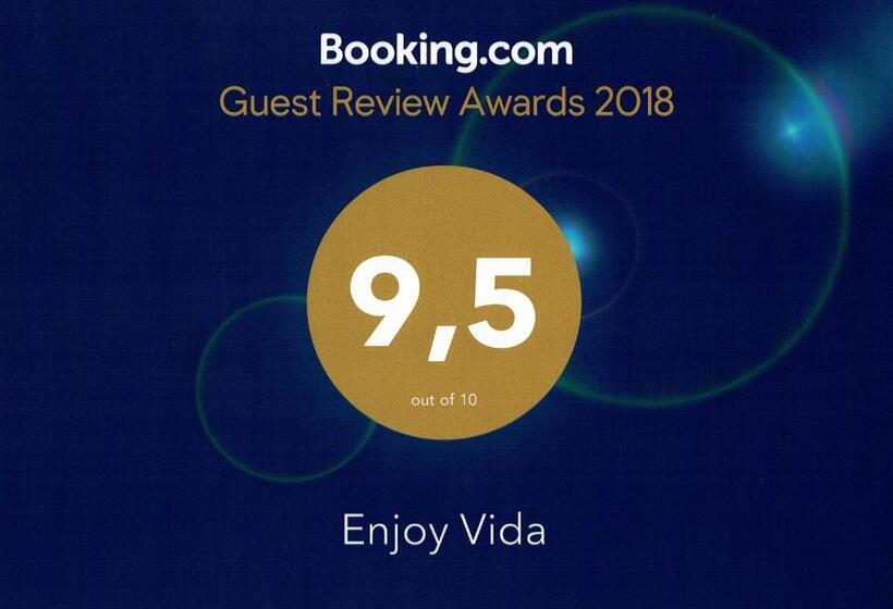 Кровать в Общей Комнате, Enjoy Vida