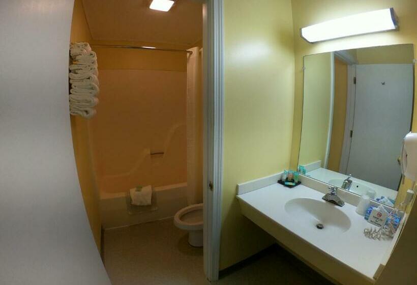 إستوديو ديلوكس, Copper Lantern Motor Lodge