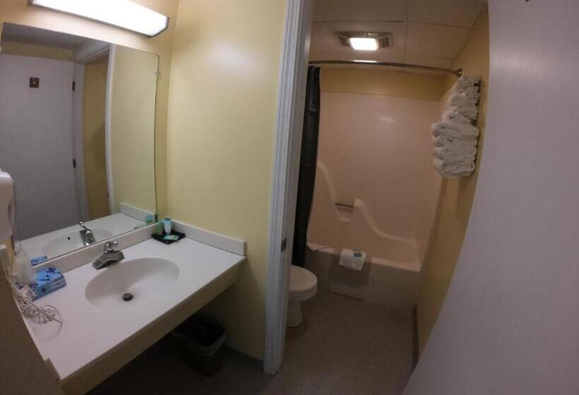 إستوديو ديلوكس, Copper Lantern Motor Lodge